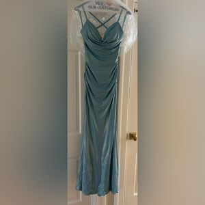 EUC La Femme 30633 Gown - Size 0